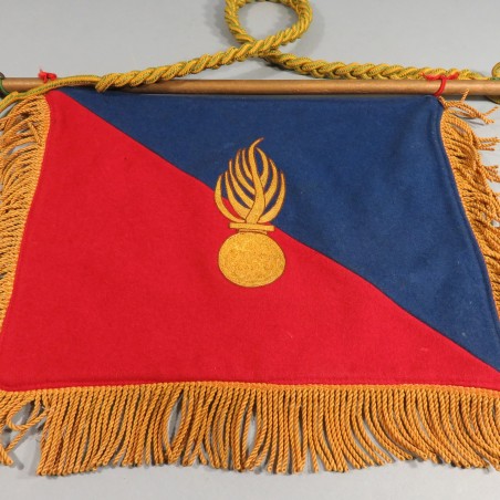 FANION DE CLAIRON OU DE TROMPETTE DE REGIMENT D'INFANTERIE ET ALPINE RI RIA AVEC FOURRAGERE DE LA MEDAILLE MILITAIRE