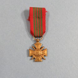 FRANCE REDUCTION DE LA MEDAILLE CROIX DE GUERRE 1939-1945 °