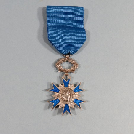 FRANCE MEDAILLE DE CHEVALIER DE L'ORDRE NATIONAL DU MERITE ONM FABRICATION EN ARGENT DE LA MONNAIE DE PARIS BOITE