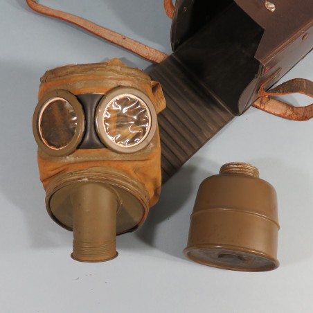 MASQUE A GAZ FRANÇAIS TYPE ANP 31 DATE 1938 DEFENSE PASSIVE OU INFIRMIERE 1939-1940 CARTOUCHE FERNEZ