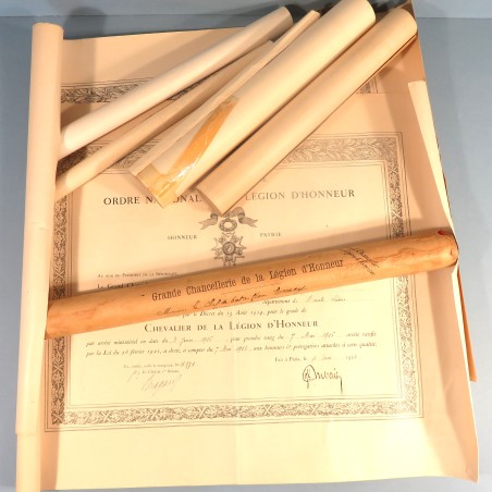 ENSEMBLE DE 6 DIPLOMES CITATIONS CHEF DE BATAILLON DU 22 ème RTA AU 161, 150, ET 519 èmeS REGIMENTS GUERRE 1914 1918 ANNEES 1920