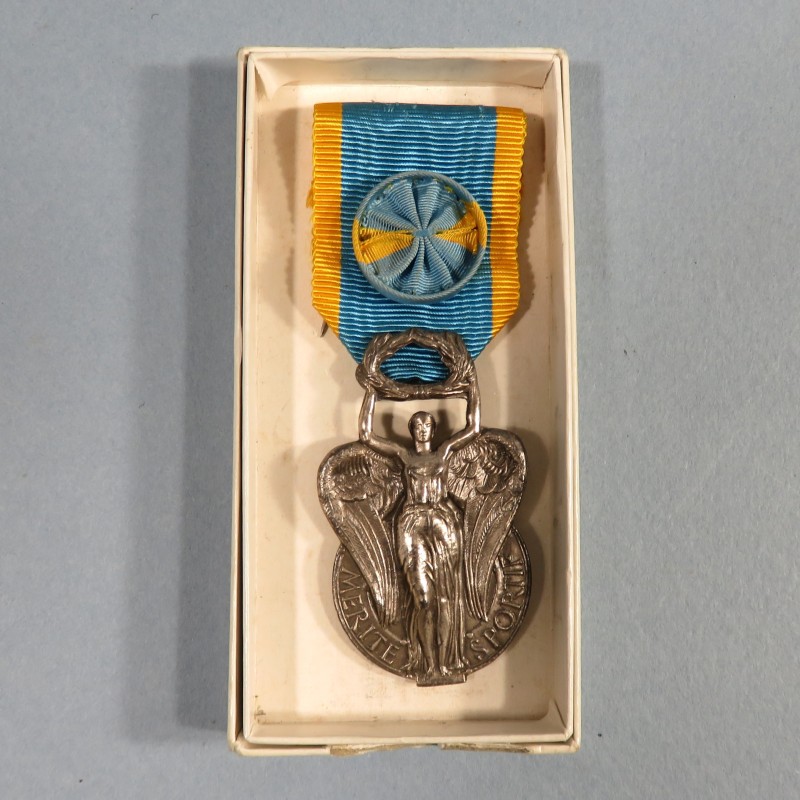 MEDAILLE D'OFFICIER DU MERITE SPORTIF EN ARGENT 1956 - 1963 EN BOITE