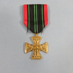 FRANCE MEDAILLE OU CROIX DES COMBATTANTS VOLONTAIRES DE LA RESISTANCE 1939-1945