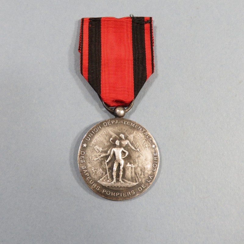 MEDAILLE DE L'UNION DEPARTEMENTALE DES SAPEURS POMPIERS DE LA LOIRE BRONZE ARGENTE VERS 1900 1940