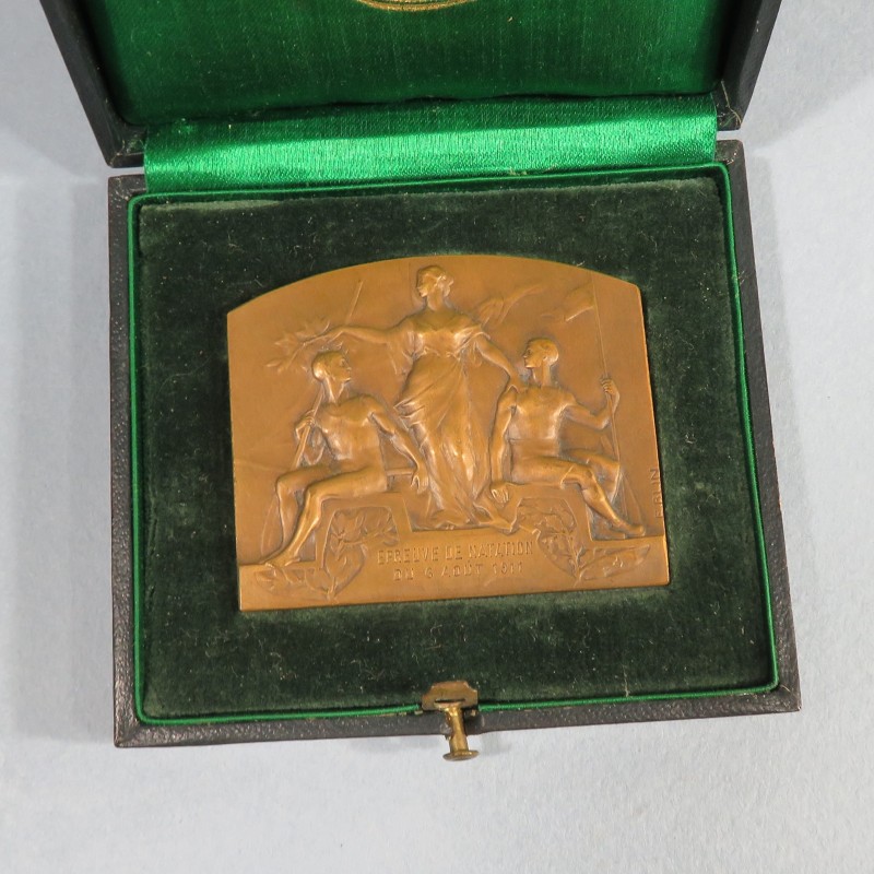 MEDAILLE DE TABLE PLAQUE SOCIETES PARISIENNE DE PREPARATION MILITAIRE SAG EPREUVE DE NATATION 1911 PAR E. BLIN