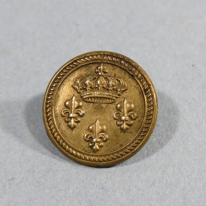 PETIT BOUTON DES INVALIDES ANCIEN REGIME DIAMETRE 1.5 cm 1767 - 1786