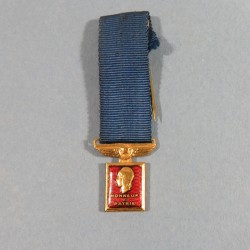 FRANCE REDUCTION DE LA MEDAILLE DE CHEVALIER DE L'ORDRE DE L'AERONAUTIQUE MILITAIRE 1945 FRENCH AERONAUTICS MEDAL °