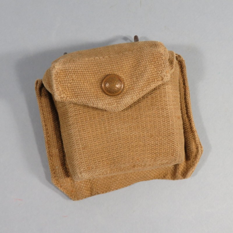 POCHETTE POUCH POUR BOUSSOLE BRITISH OU US ATTACHE MODIFIEE POUR CEINTURON US MODELE 1936 OU FRANCAIS MODELE 1950