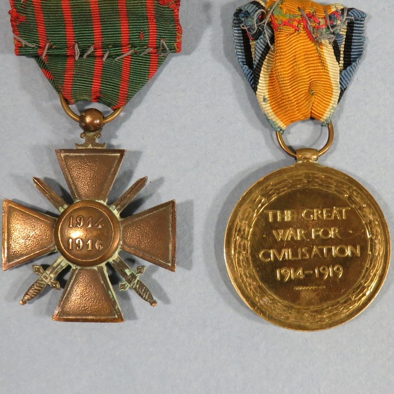 MEDAILLE ANCIEN SECONDE CLASSE BRITISH OU CANADA CROIX DE GUERRE ET INTERALLIEE 5201810 PTE. R. MOQUIN. C.A.M.C.