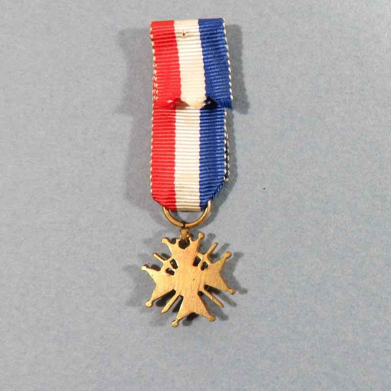 FRANCE ANGLETERRE REDUCTION DE LA MEDAILLE DE CHEVALIER DE L'ORDRE FRANCO BRITANIQUE SECONDE GUERRE AVEC CROIX DE LORRAINE °