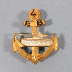 INSIGNE MILITAIRE DU 5 ème REGIMENT INTERARMES D'OUTRE-MER 5° RIAOM 4° ESCADRON BLINDE FABRICATION L.R. PARIS