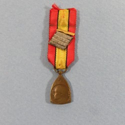 BELGIQUE REDUCTION DE LA MEDAILLE COMMEMORATIVE DE LA GUERRE 1914 1918 AVEC BARRETTES °