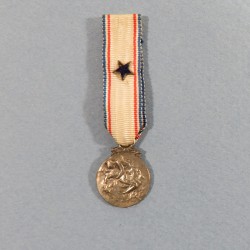 FRANCE REDUCTION DE LA MEDAILLE CLASSE ARGENT DE LA RECONNAISSANCE FRANCAISE PREMIER TYPE AVEC ETOILE