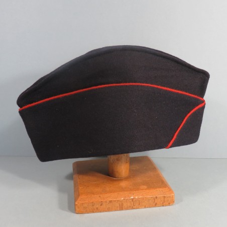 CALOT TROUPE MODELE 1947 INFANTERIE OU ARTILLERIE COLONIALE OU DE MARINE AVEC ANCRE TAILLE 59