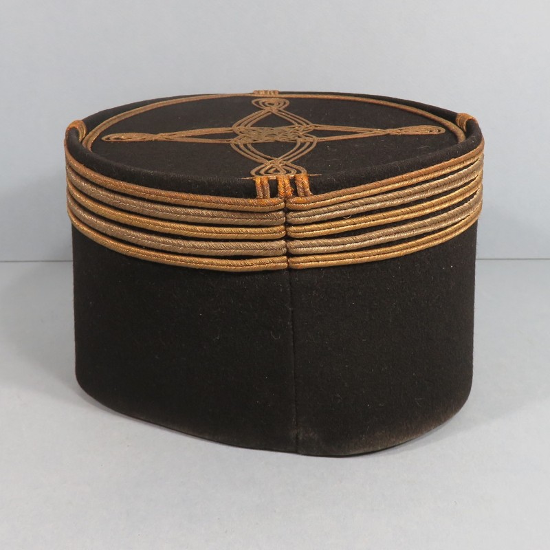 ENSEMBLE D'UN LIEUTENANT-COLONEL DU SERVICE DES POUDRES 1940 1950 KEPI EPAULETTES ET CEINTURON 1931 EPAULETTES GRADES ET CALOTS