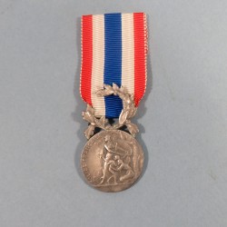 FRANCE MEDAILLE D'HONNEUR DE LA POLICE MODELE DE 1903 EN ARGENT NON ATTRIBUEE