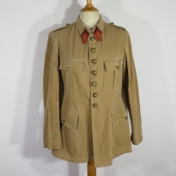 VESTE D'UNIFORME D'OFFICIER MODELE 1920 /29 ETAT MAJOR D'UN REGIMENT D'ARTILLERIE COULEUR BEIGE SABLE