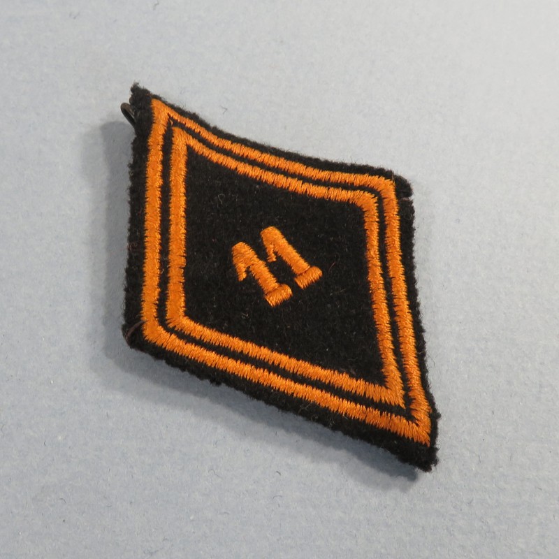 INSIGNE LOSANGE MODELE 1945 DU 11 ème RPC REGIMENT PARACHUTISTE DE CHOC 1957 1961