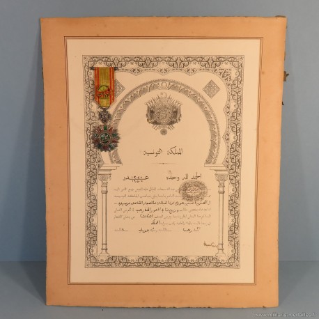 TUNISIE MEDAILLE ET DIPLOME D'OFFICIER DE L'ORDRE TUNISIEN DU NICHAN IFTIKHAR MUHAMMAD EL NACEUR 1906-1922 °