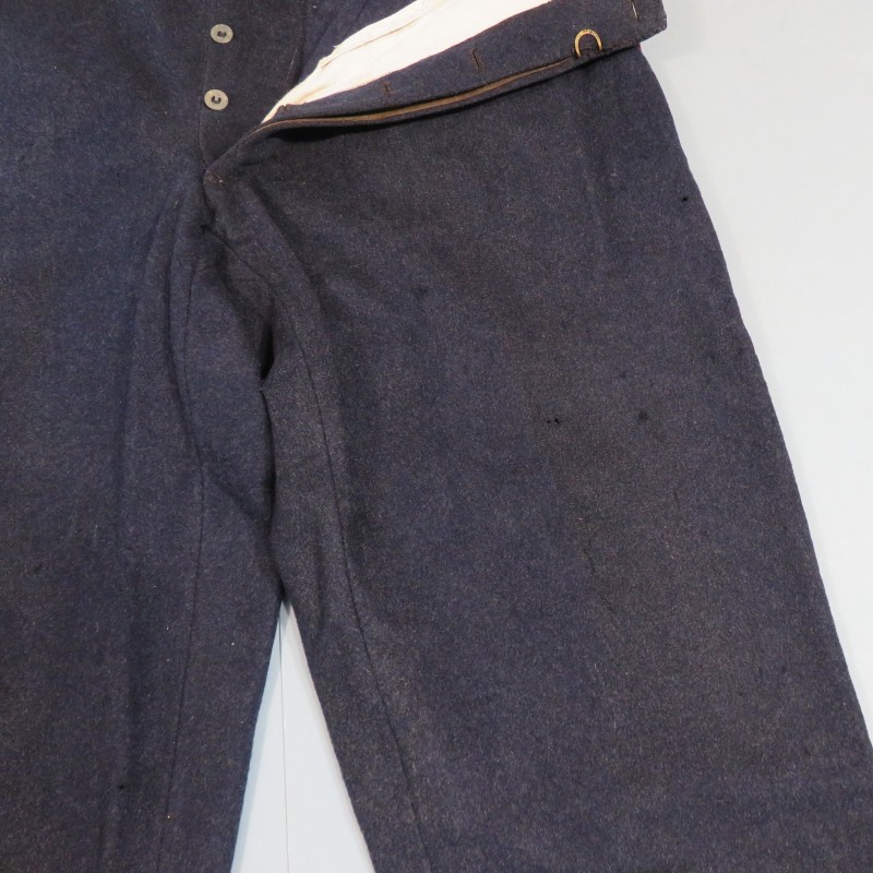 PANTALON TROUPE BLEU A SOUTACHES ROUGE POUR L'INFANTERIE COLONIALE 1900 OU 1931 OU SAPEURS POMPIERS DOUBLURE BLANCHE