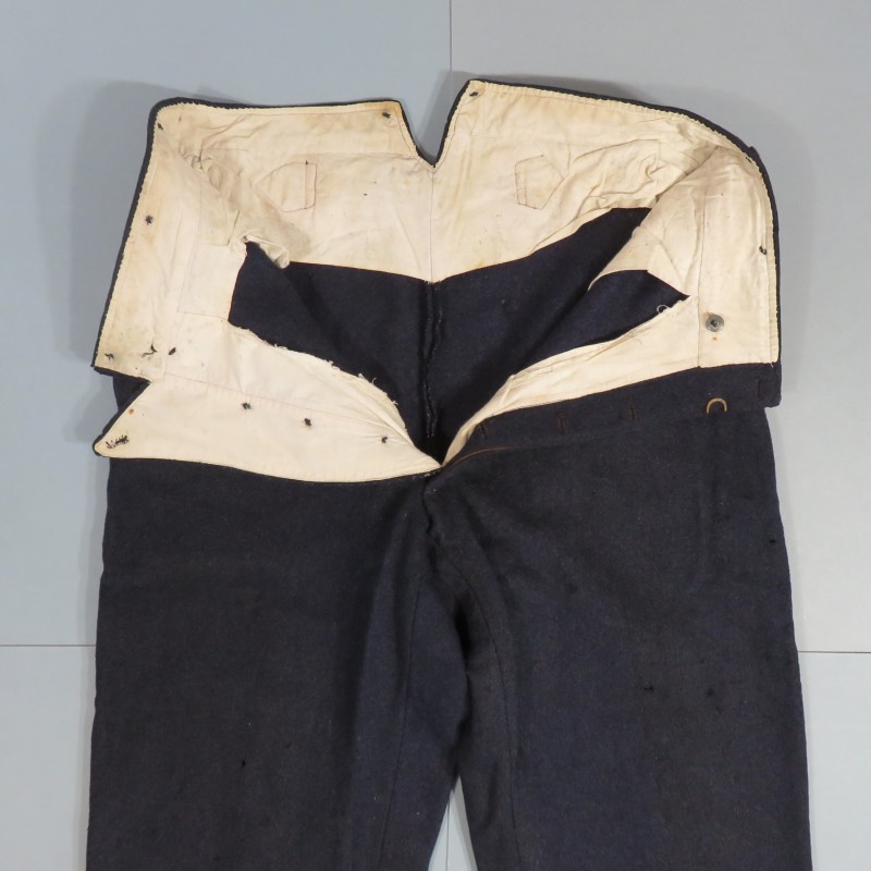 PANTALON TROUPE BLEU A SOUTACHES ROUGE POUR L'INFANTERIE COLONIALE 1900 OU 1931 OU SAPEURS POMPIERS DOUBLURE BLANCHE