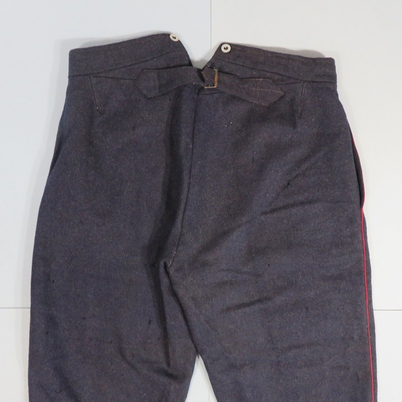 PANTALON TROUPE BLEU A SOUTACHES ROUGE POUR L'INFANTERIE COLONIALE 1900 OU 1931 OU SAPEURS POMPIERS DOUBLURE BLANCHE