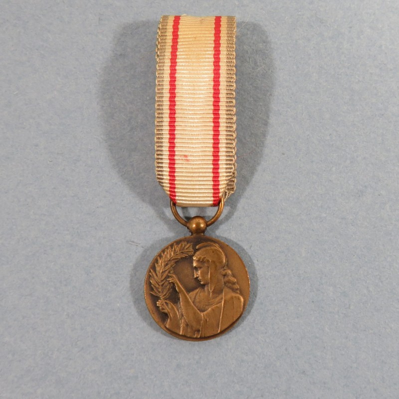 FRANCE REDUCTION DE LA MEDAILLE DE LA RECONNAISSANCE FRANCAISE SECOND MODELE CLASSE ARGENT  °