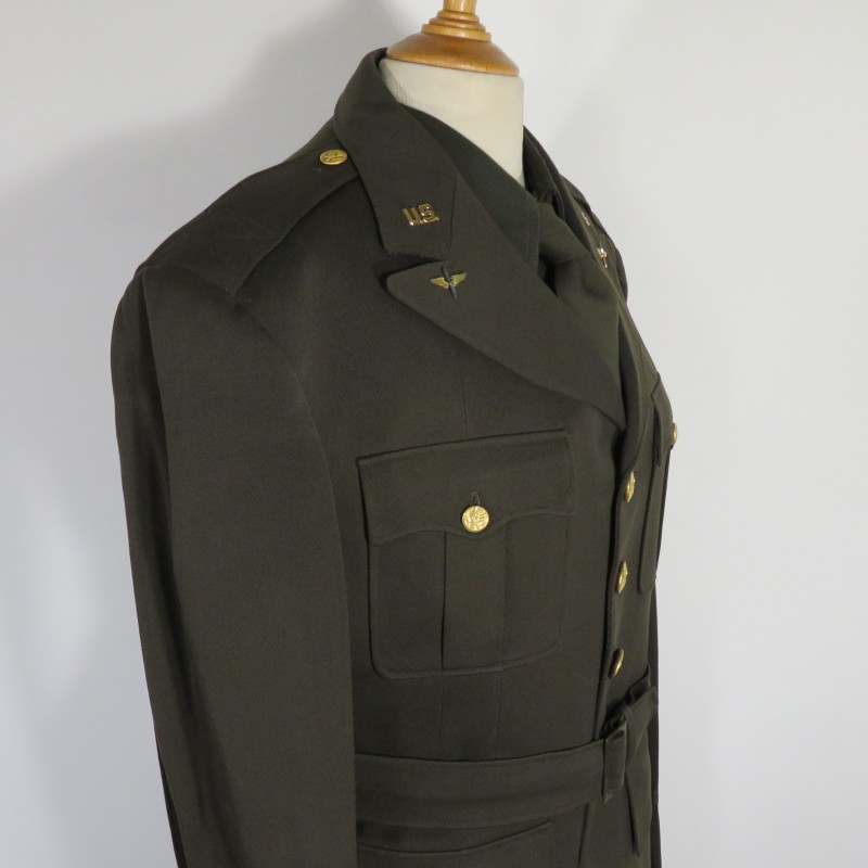 ENSEMBLE SECONDE GUERRE D'UN OFFICIER PILOTE DE L'USAAF NOMINATIF R.J. PITTMAN 7 PIECES
