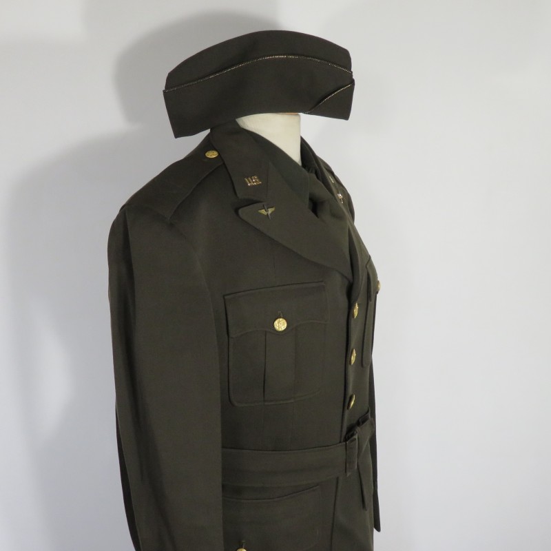 ENSEMBLE SECONDE GUERRE D'UN OFFICIER PILOTE DE L'USAAF NOMINATIF R.J. PITTMAN 7 PIECES