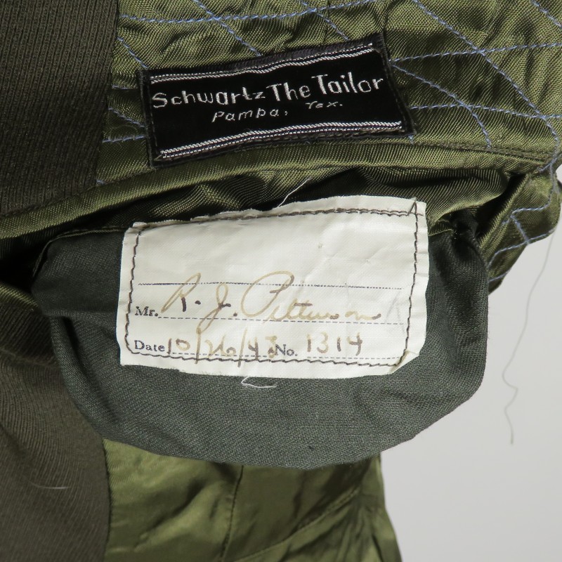 ENSEMBLE SECONDE GUERRE D'UN OFFICIER PILOTE DE L'USAAF NOMINATIF R.J. PITTMAN 7 PIECES