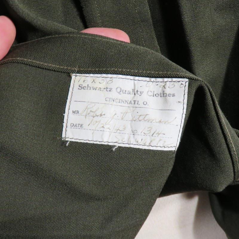 ENSEMBLE SECONDE GUERRE D'UN OFFICIER PILOTE DE L'USAAF NOMINATIF R.J. PITTMAN 7 PIECES