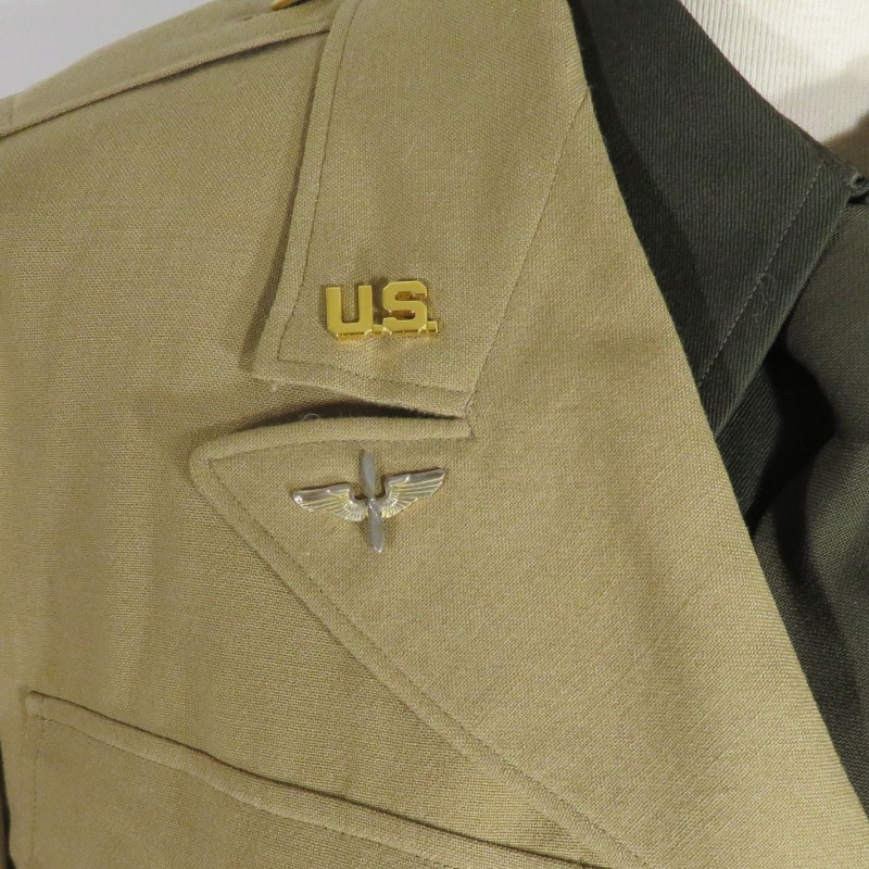 ENSEMBLE SECONDE GUERRE D'UN OFFICIER PILOTE DE L'USAAF NOMINATIF R.J. PITTMAN 7 PIECES