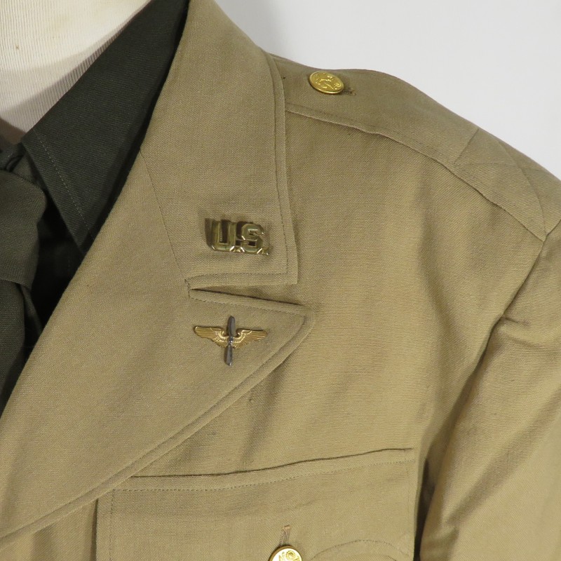 ENSEMBLE SECONDE GUERRE D'UN OFFICIER PILOTE DE L'USAAF NOMINATIF R.J. PITTMAN 7 PIECES