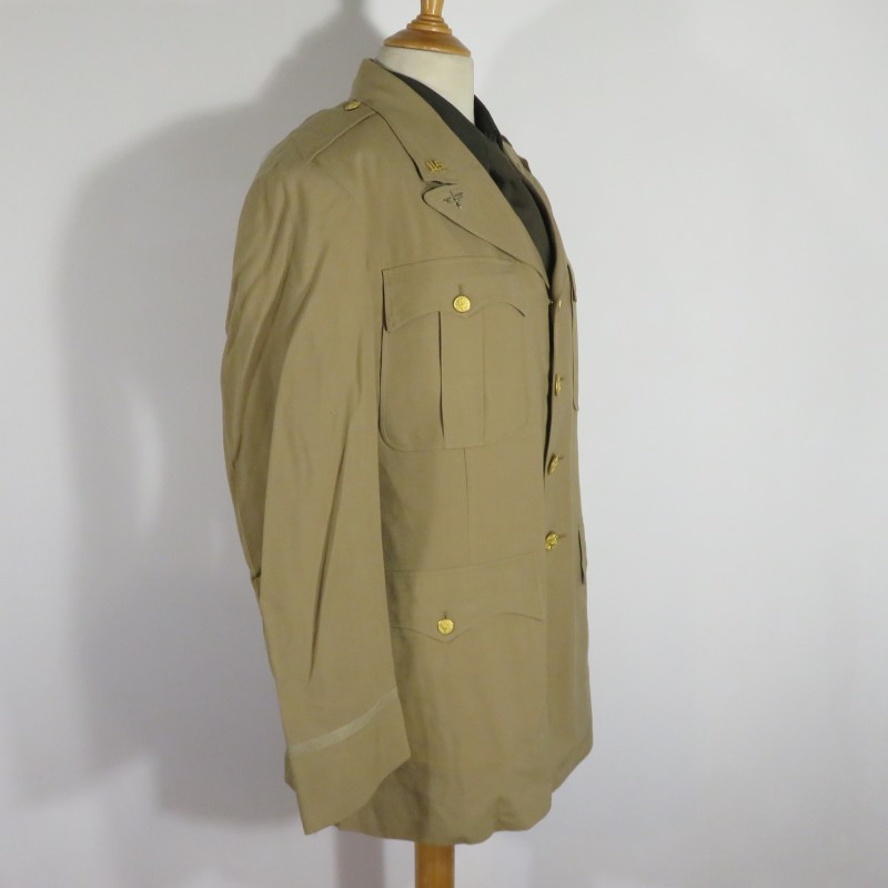 ENSEMBLE SECONDE GUERRE D'UN OFFICIER PILOTE DE L'USAAF NOMINATIF R.J. PITTMAN 7 PIECES