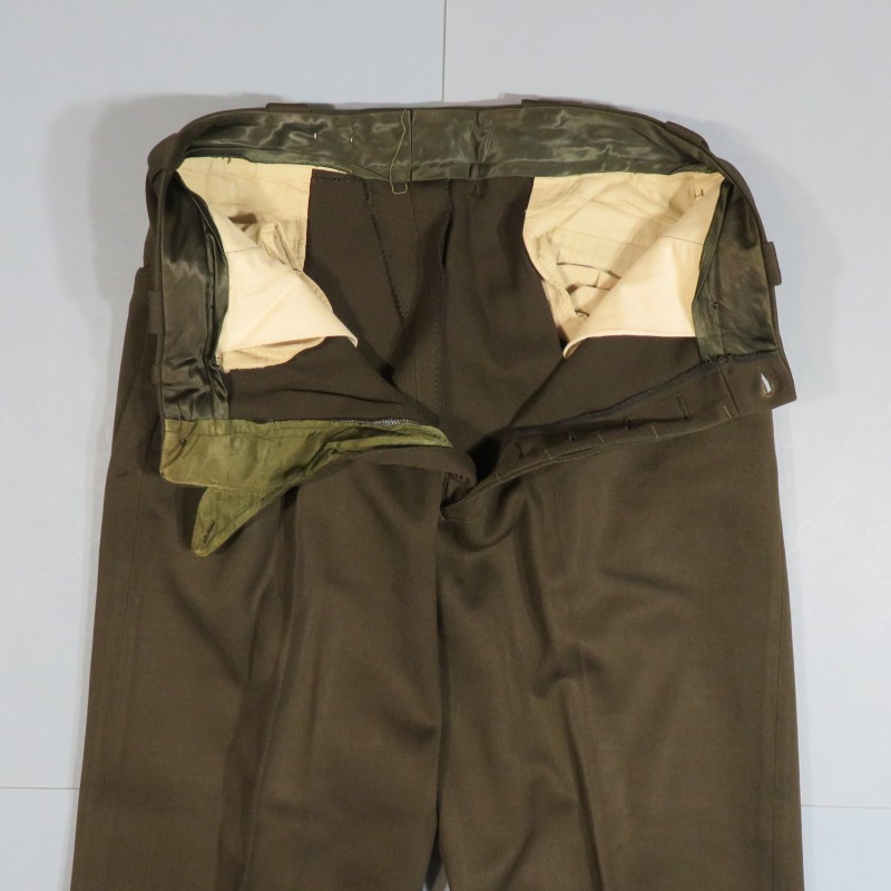 ENSEMBLE SECONDE GUERRE D'UN OFFICIER PILOTE DE L'USAAF NOMINATIF R.J. PITTMAN 7 PIECES