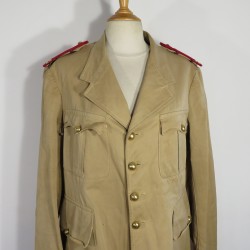 VESTE D'UNIFORME COULEUR SABLE POUR OFFICIER MODELE 1939 SPAHIS TROUPE COLONIALE OU D'AFRIQUE CAVALERIE ANNEES 1950