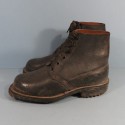 BRODEQUINS CHAUSSURES MILITAIRE EN CUIR NOIR MODELE SOC ARMEE FRANCAISE 1945 INDOCHINE ALGERIE TAILLE 40 CLOUTAGE ALPIN