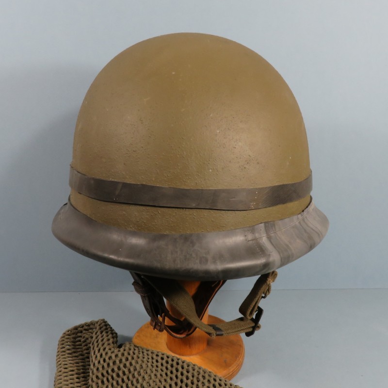 CASQUE FRANCAIS MODELE 1951 CASQUE LOURD DATE 1953 ET LINER RADIO-CHAR  1951 LEGION ETRANGERE ET FILET CAMOUFLAGE