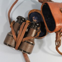 PAIRE DE JUMELLES CIVIL D'OFFICIER FRANCAIS FABRICATION VERS 1900  GUERRE 1914 1918 AVEC SON ETUI ET SANGLES