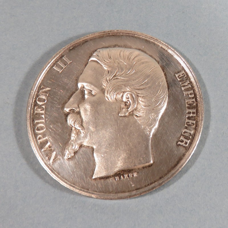 MEDAILLE EN ARGENT NAPOLEON III EMPEREUR CONCOURS REGIONALE & EXPOSITION DE MONTPELLIER 1860 PAR BARRE 64 gr.
