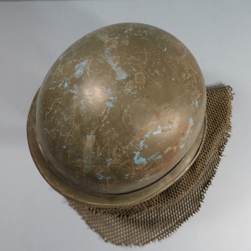 CASQUE FRANCAIS MODELE 1956 PARACHUTISTE CASQUE LOURD ANCIEN CASQUE ONU ET LINER 1963 FILET DE CAMOUFLAGE
