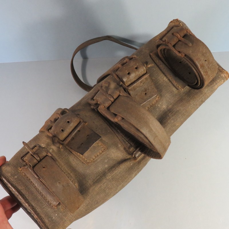 EQUIPEMENT DES POILUS SAC A DOS AS DE CARREAU MODELE 1893 1915 HAVRESAC DE COULEUR NOIR AVEC SES 5 SANGLES ET COURROIES