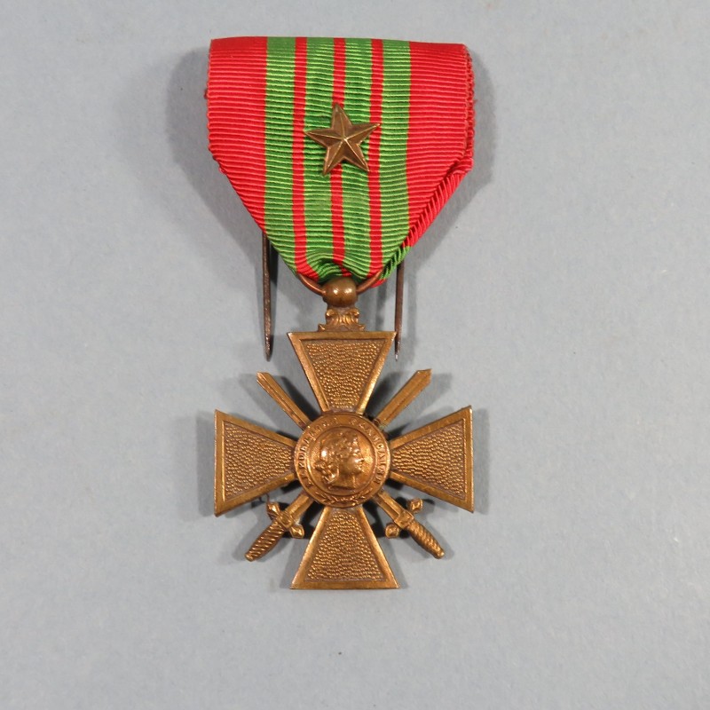 CROIX DE GUERRE 1939-1945 DATE 1939 AVEC UNE ETOILE POUR UNE CITATION A L'ORDRE DU REGIMENT