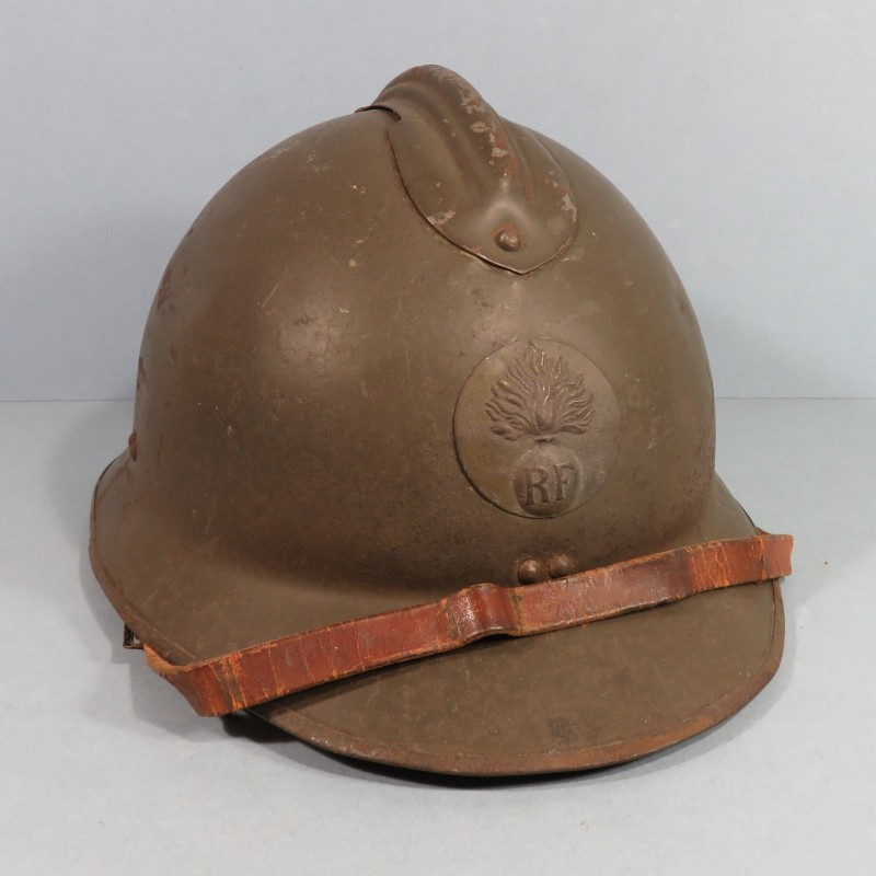 CASQUE TROUPE MODELE 1926 AVEC INSIGNE INFANTERIE MODELE 1937 POUR L'INFANTERIE INTERIEUR ERSATZ GRANDE TAILLE 60/62