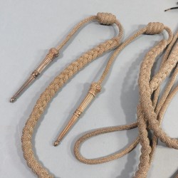 AIGUILLETTES ARGENT D'UNIFORME D'OFFICIER D'ETAT MAJOR OU FOURRAGERE DE GRANDE TENUE FERRETS DECORES