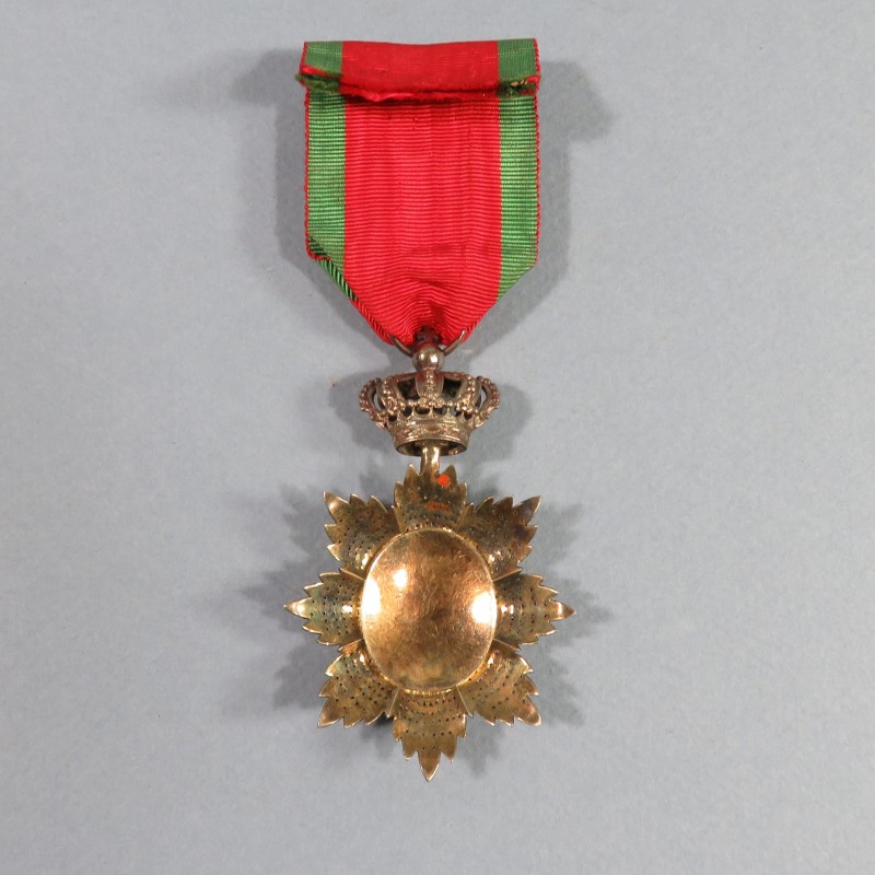 CAMBOGE MEDAILLE D'OFFICIER DE L'ORDRE ROYAL DU CAMBODGE RUBAN DU CAMBODGE ORDRE COLONIAL