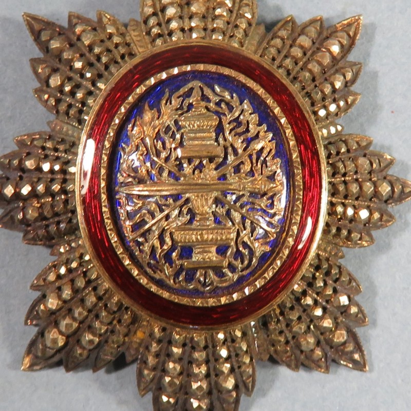 CAMBOGE MEDAILLE D'OFFICIER DE L'ORDRE ROYAL DU CAMBODGE RUBAN DU CAMBODGE ORDRE COLONIAL