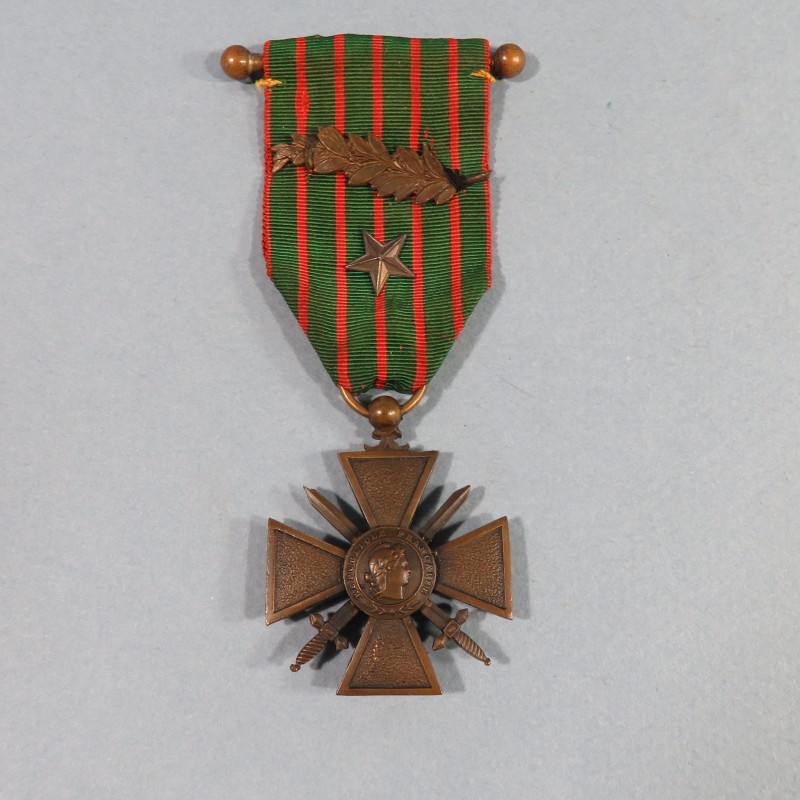 CROIX DE GUERRE 1914-1915 AVEC 1 PALME ET UNE ETOILE POUR CITATION A L'ORDRE DE L'ARMEE ET DU REGIMENT WAR CROSS 1914 1918