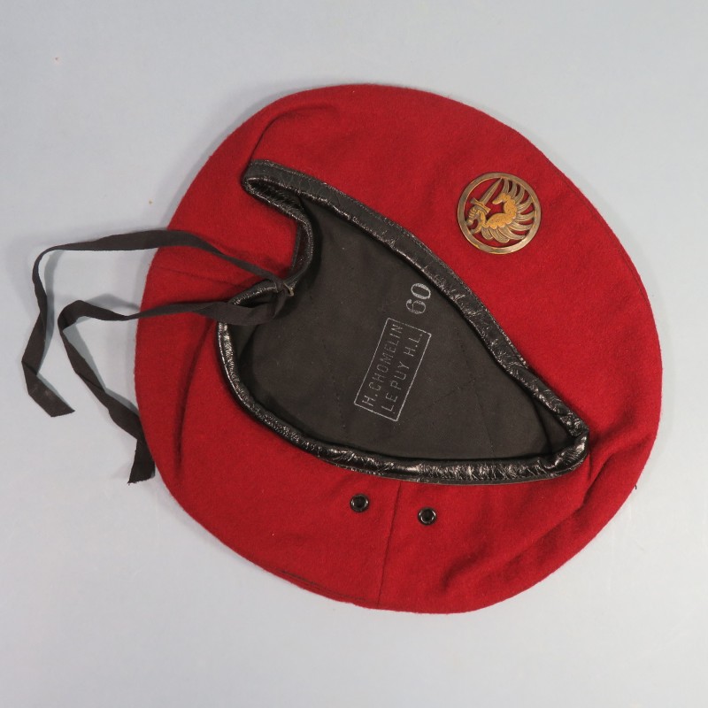 BERET ROUGE ANNEES MODELE 1947 1950 PARACHUTISTES COLONIAUX TAP INDOCHINE FABRICATION EN 3 PARTIES