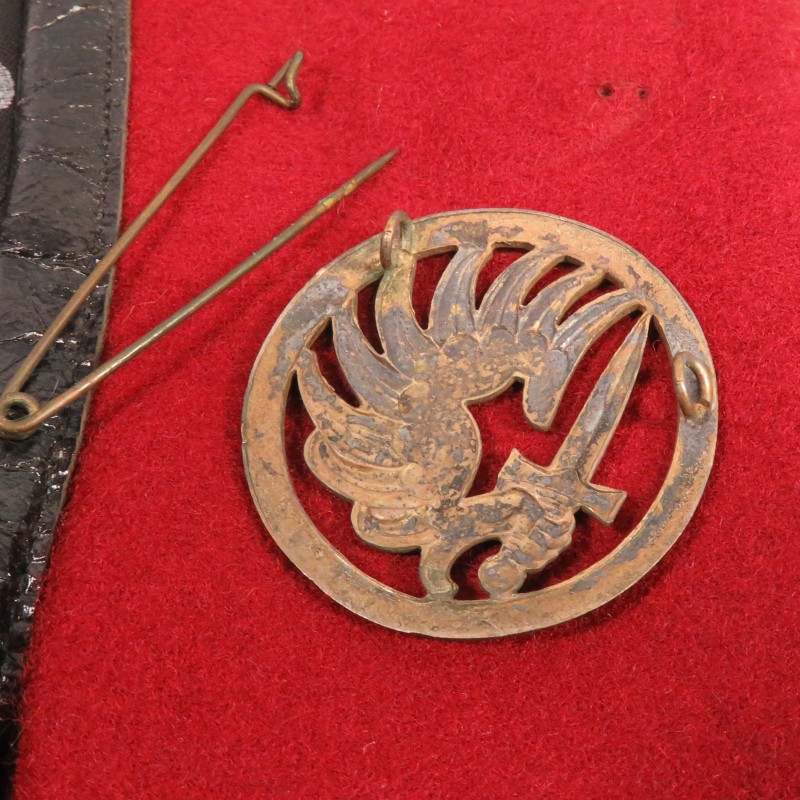 BERET ROUGE ANNEES MODELE 1947 1950 PARACHUTISTES COLONIAUX TAP INDOCHINE FABRICATION EN 3 PARTIES
